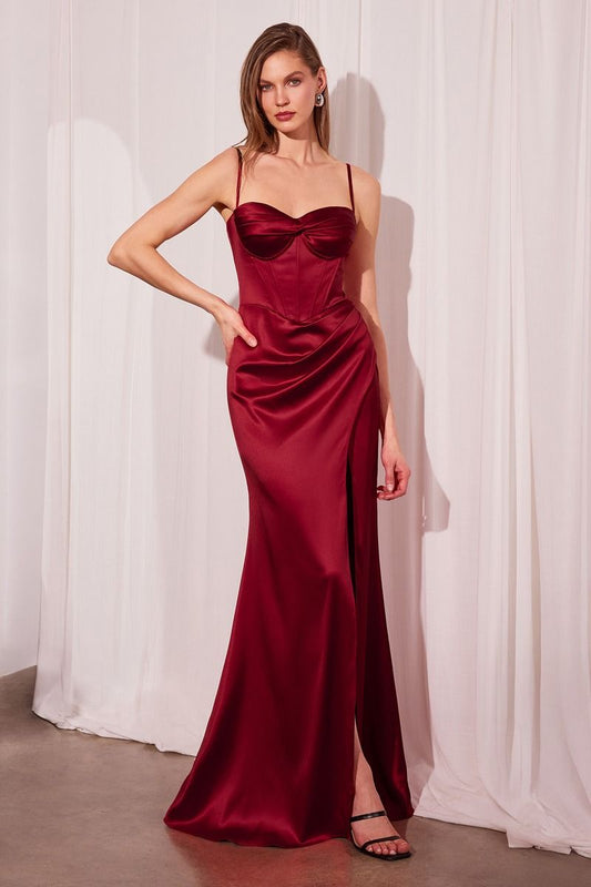 Fitted Dress With A Sweetheart Neckline And Thin Straps